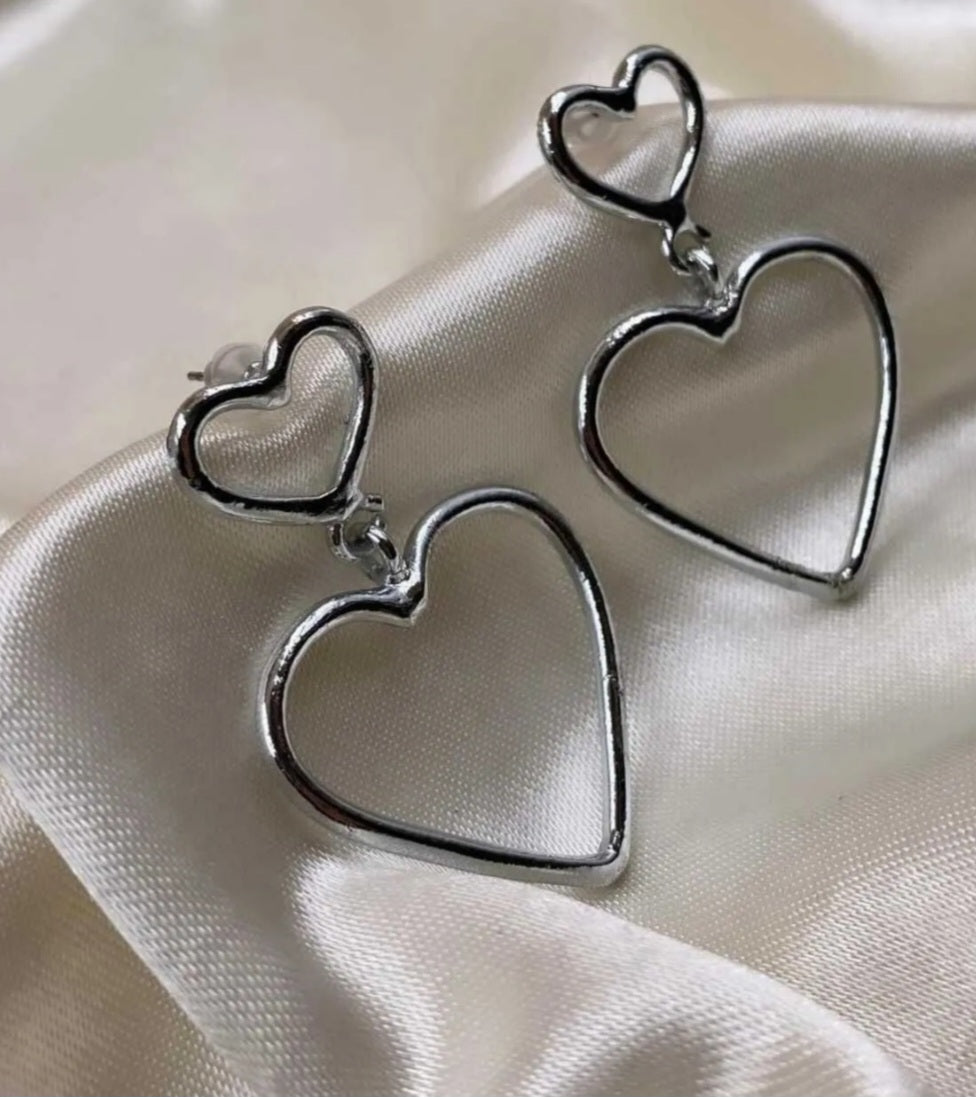 Heart Shaped Earrings Set