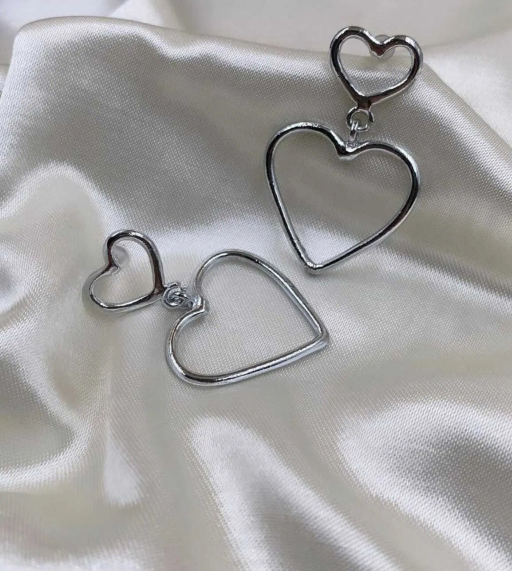 Heart Shaped Earrings Set